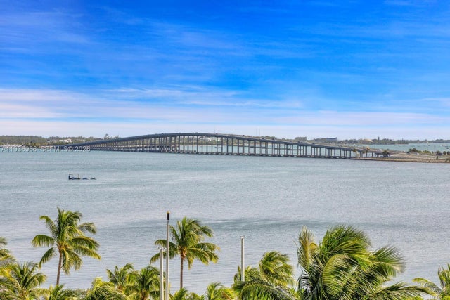 2127 Brickell Ave 801, Miami