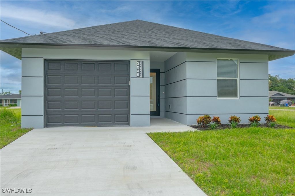2045 Carver Ave, Fort Myers