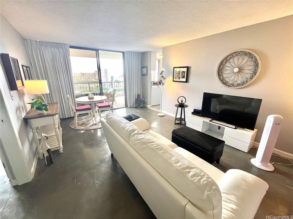 (unit #2102) 1201 Wilder Avenue, Honolulu