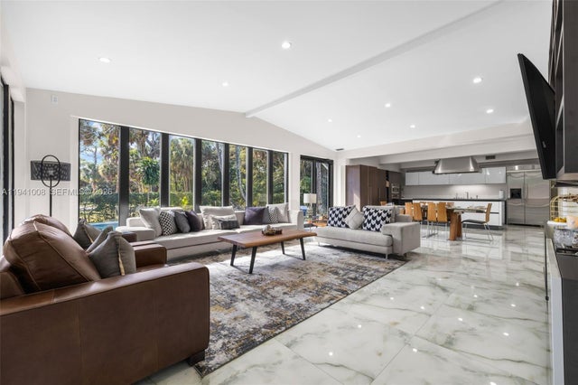 Photo of Listing #A11941008