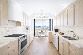 Photo of Listing #A11940985