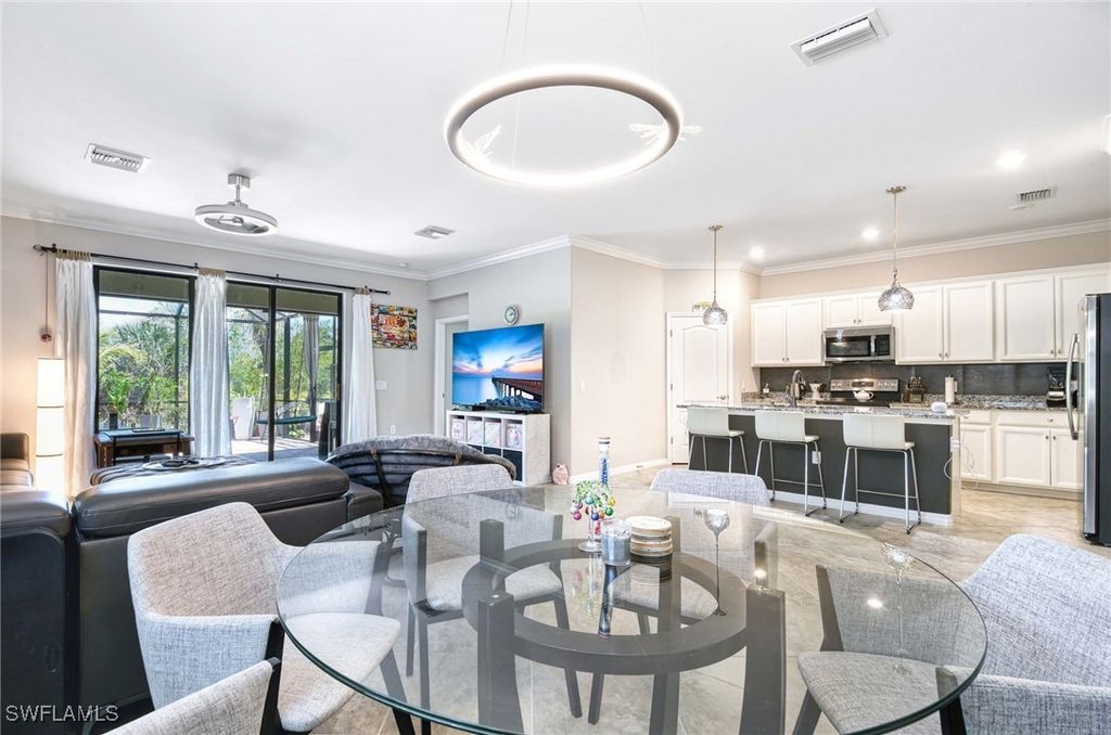 1608 Vizcaya Ln, Naples