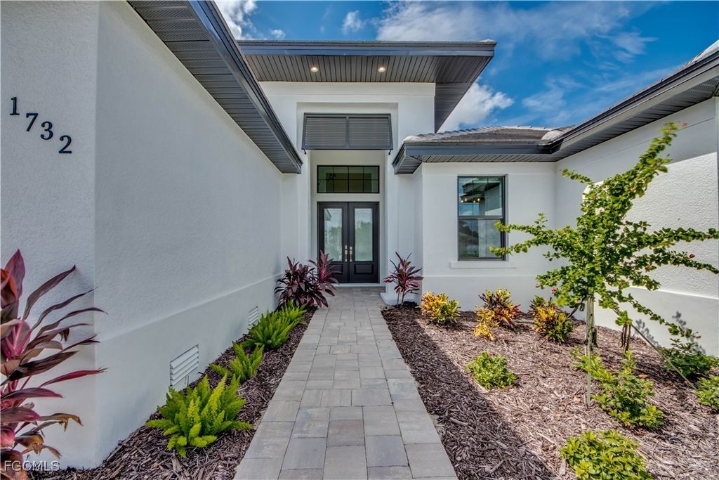 1732 Se 40th Ter, Cape Coral