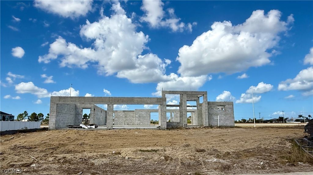 324 Nw 31st Pl, CAPE CORAL