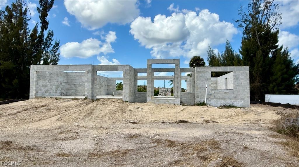 2310 Nw 35th Pl, CAPE CORAL