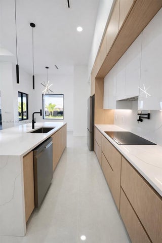 Photo of Listing #A11942106