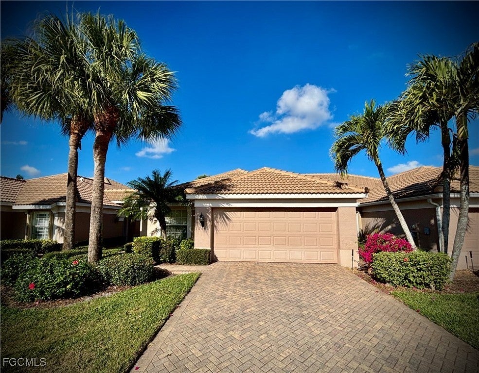 10042 Majestic Ave, Fort Myers