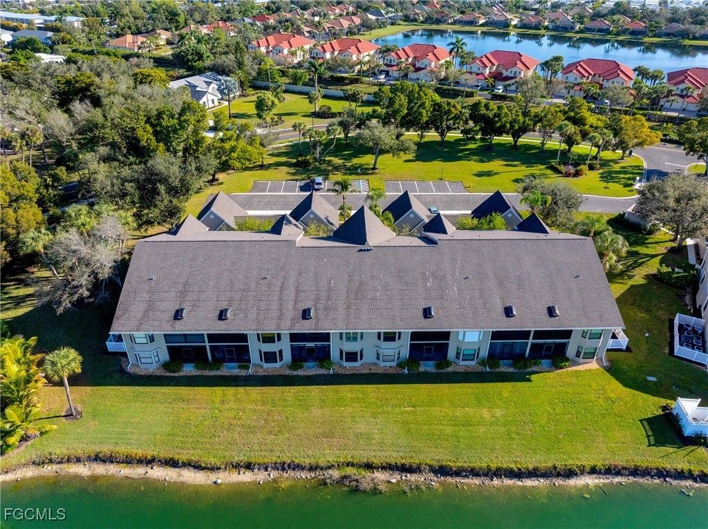 16381 Kelly Woods Dr 150, Fort Myers
