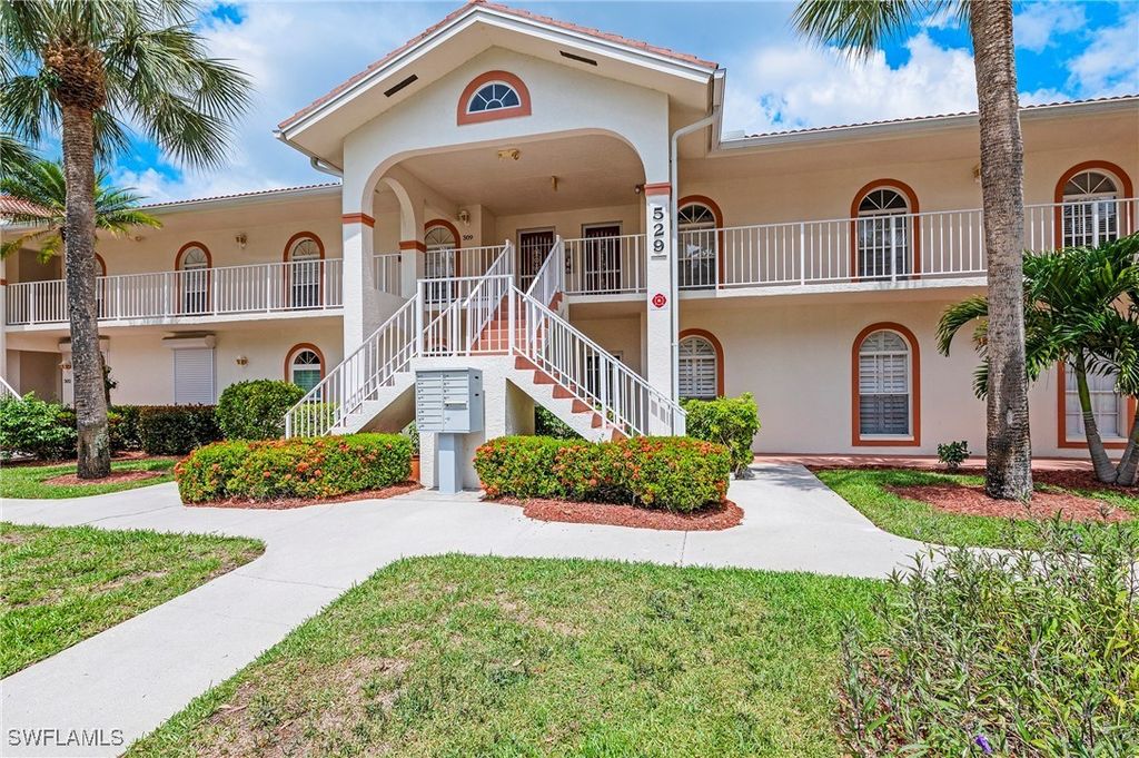 529 Mardel Dr 304, Naples
