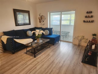 Photo of Listing #A11943189