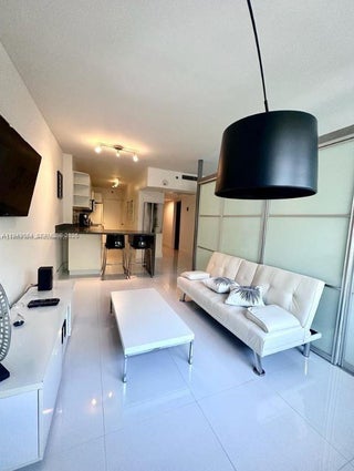 Photo of Listing #A11943584