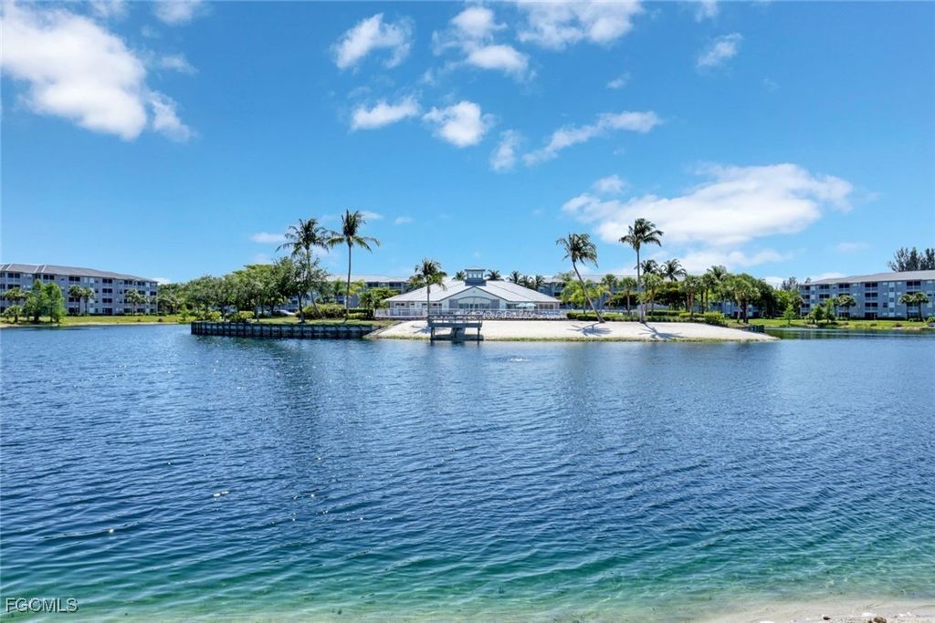 16625 Lake Cir Dr 518, Fort Myers