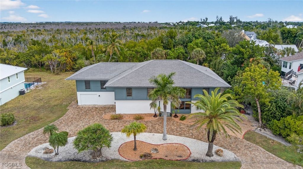 1379 Albatross Rd, Sanibel