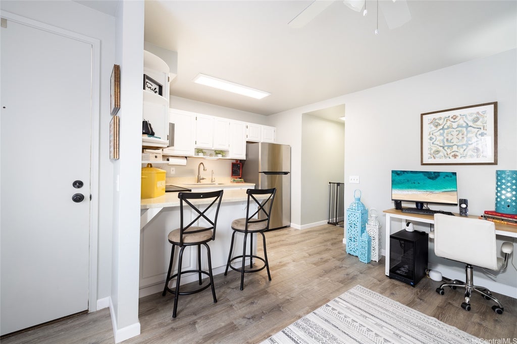 (unit #303) 1432 Keeaumoku Street, Honolulu