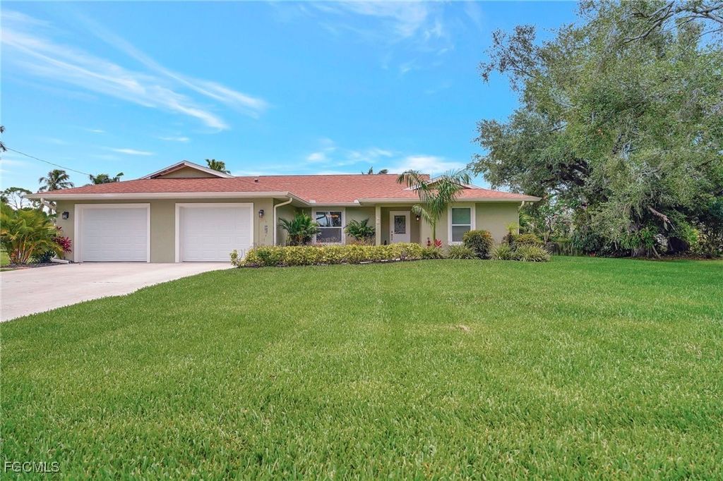 787 Overriver Dr, North Fort Myers
