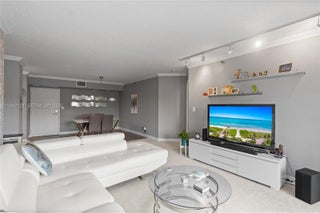 Photo of Listing #A11942121