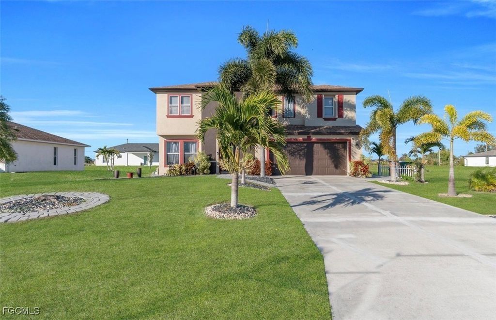 207 Ne 24th Ter, CAPE CORAL