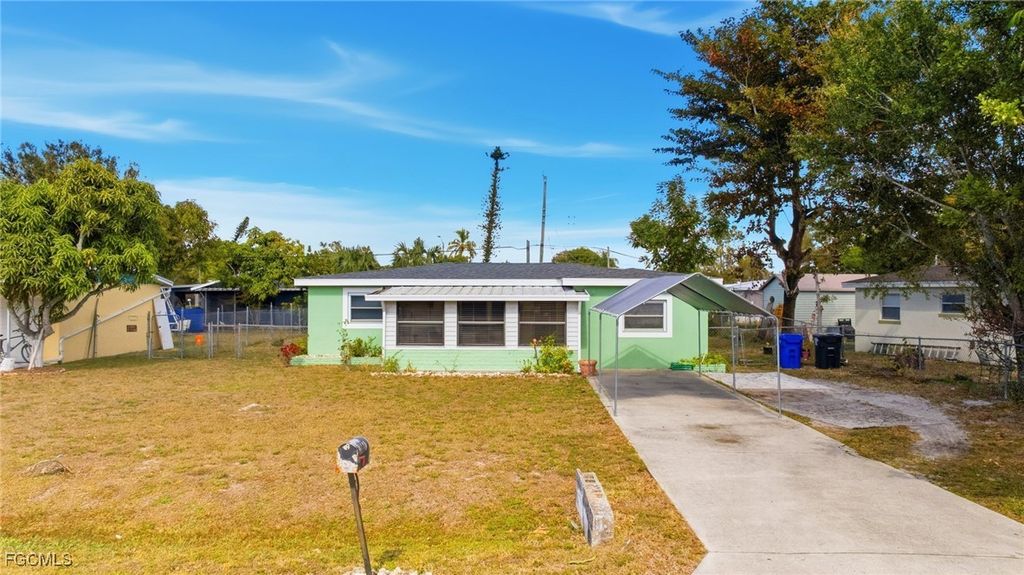 2431 Hunter Ter, FORT MYERS