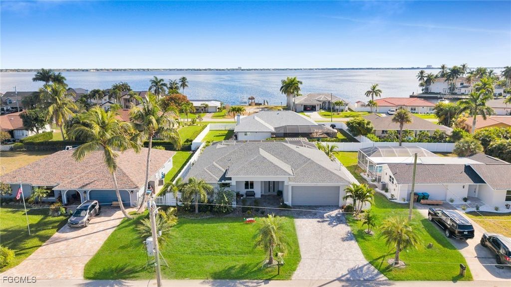 2214 Se 27th Ter, CAPE CORAL