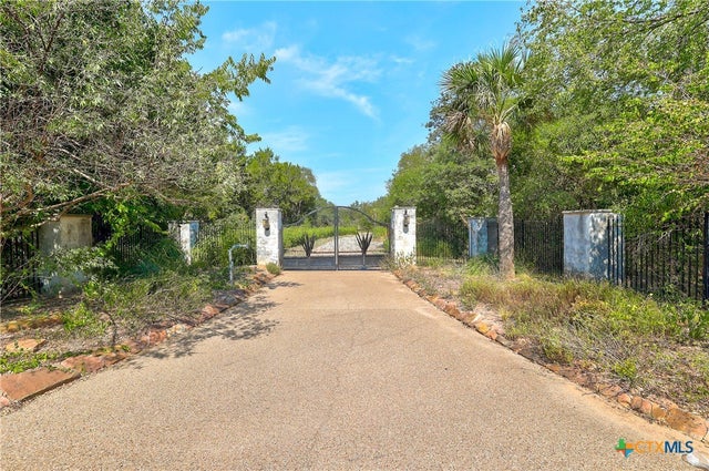 113 Serenada Drive, Georgetown