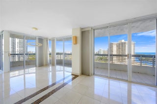 Photo of Listing #A11945019