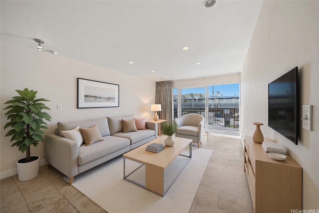 (unit #311) 98-729 Moanalua Loop, Aiea