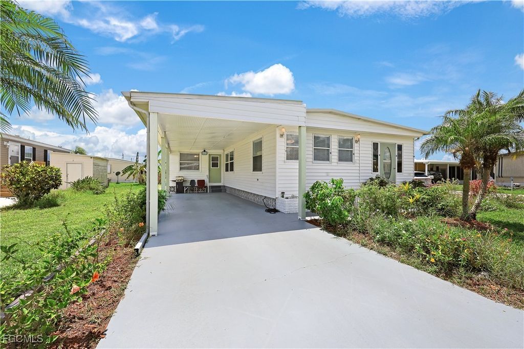 2797 Teakwood Blvd, NORTH FORT MYERS