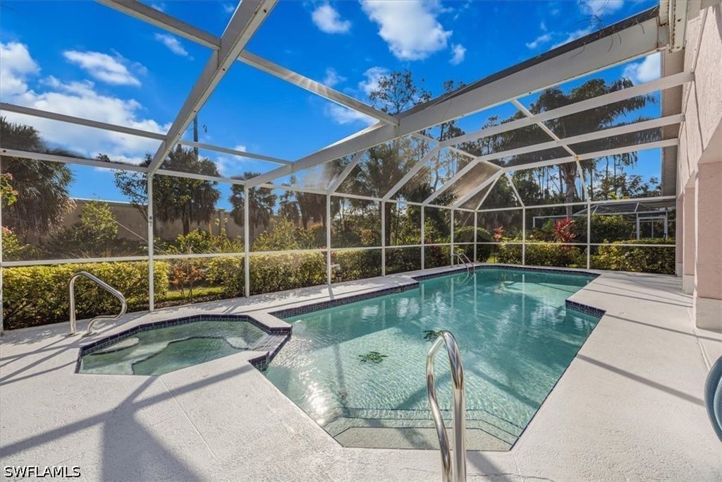 4198 Royal Wood Blvd, NAPLES