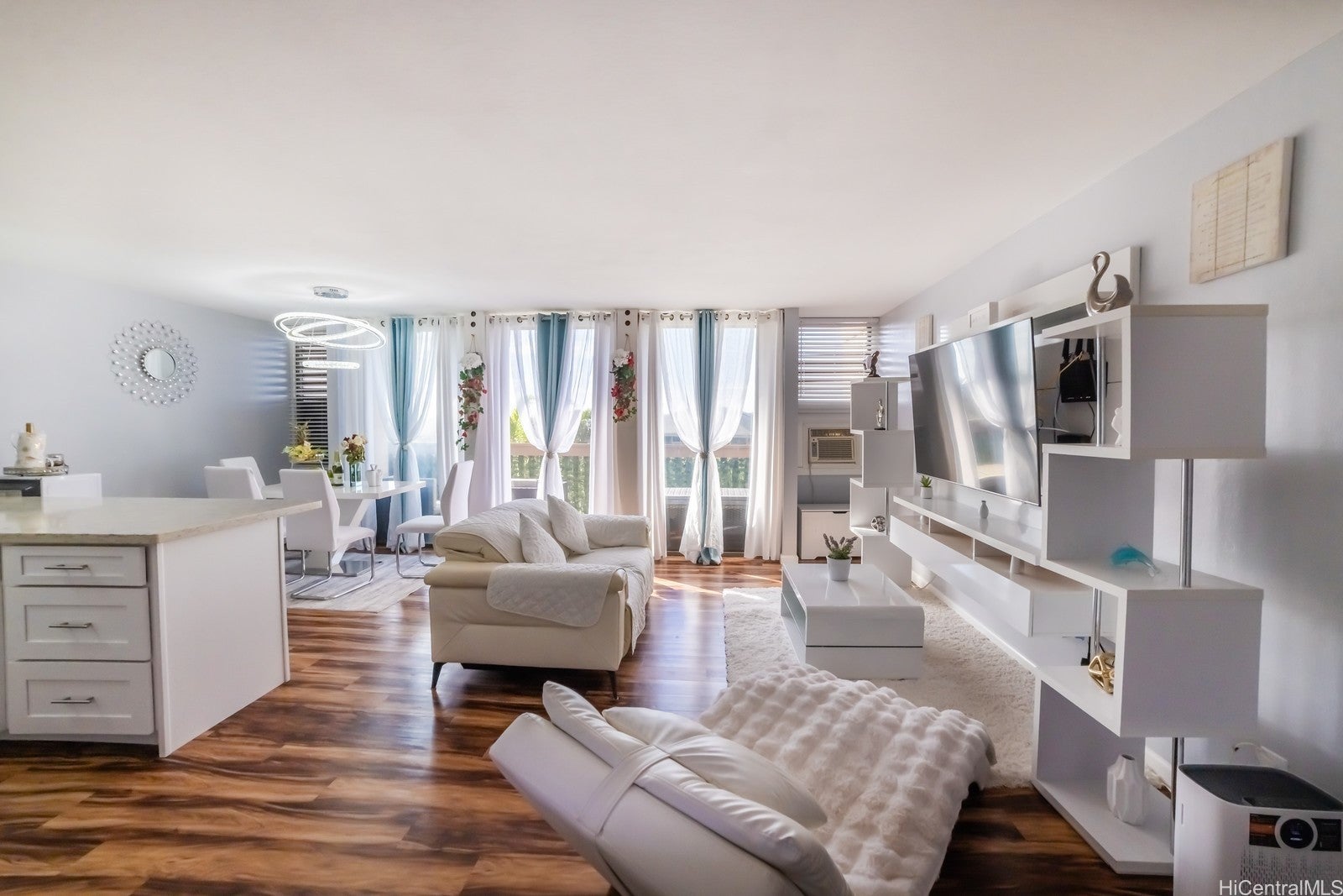 Photo of Listing #202600977