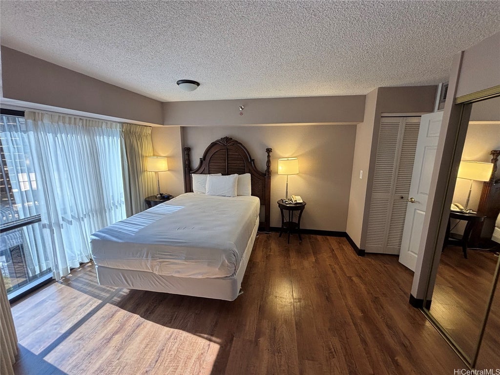 (unit #1607) 1088 Bishop Street, Honolulu