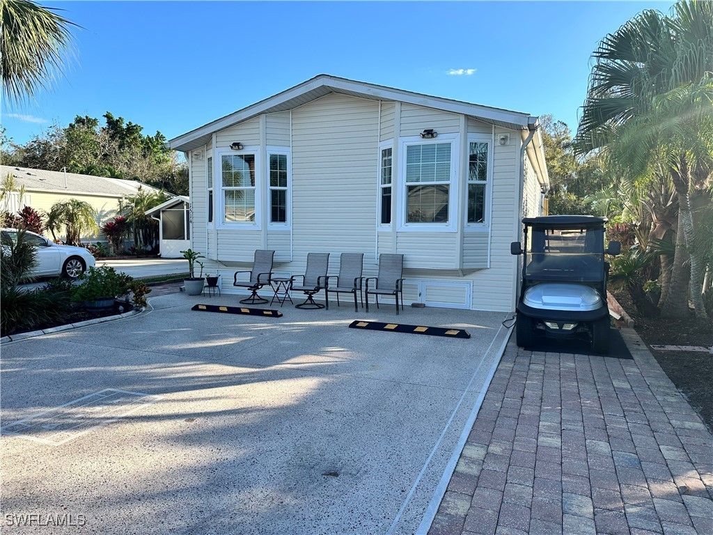 1514 Diamond Lake Cir, Naples