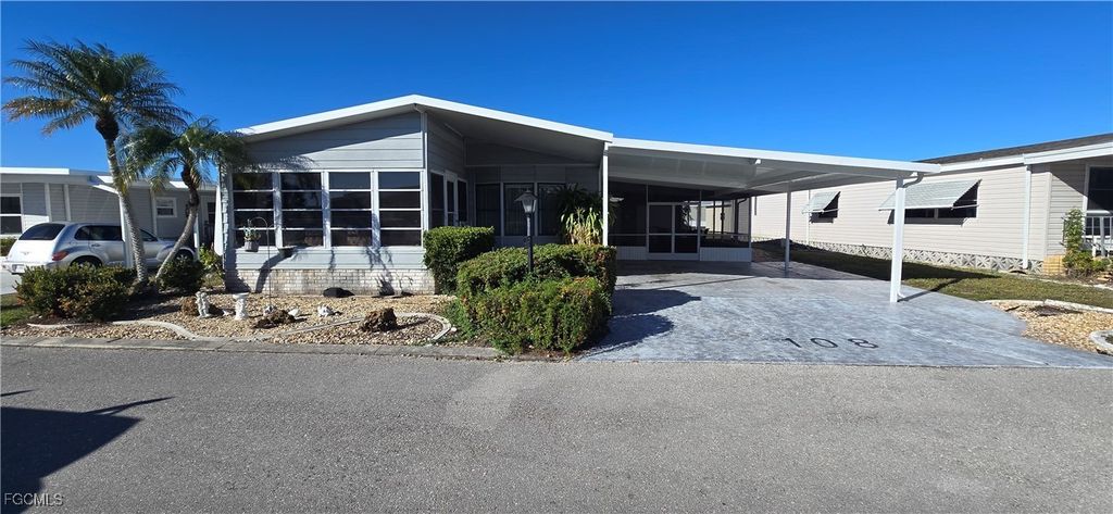 108 Snead Dr, NORTH FORT MYERS