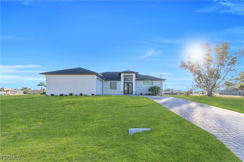 911 Nw 37th Pl, CAPE CORAL