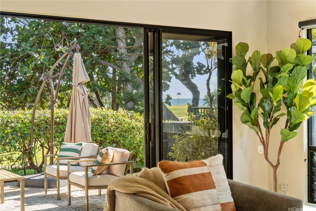 358 Kuanalu Place, Honolulu