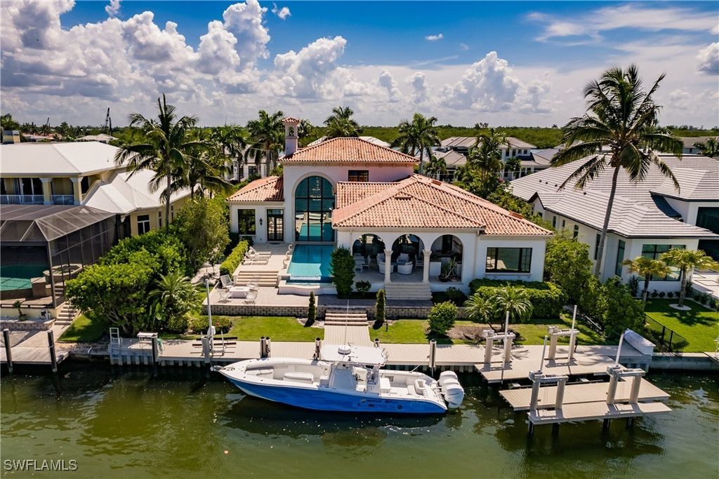 2450 Tarpon Rd, Naples