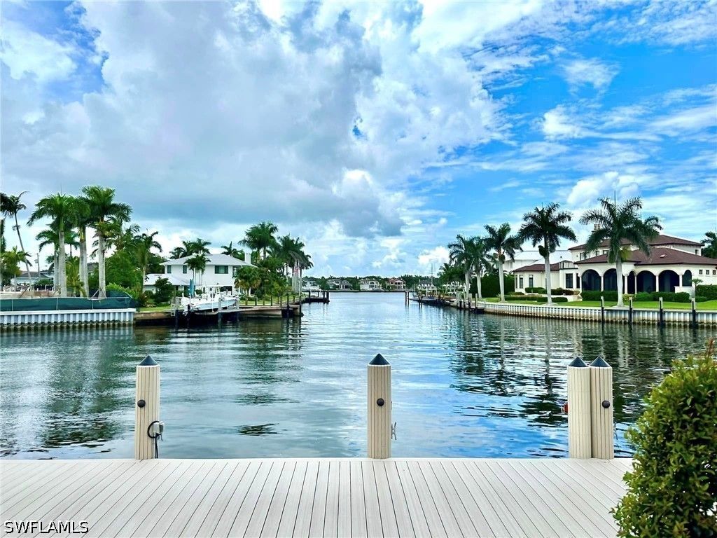 2450 Tarpon Rd, Naples