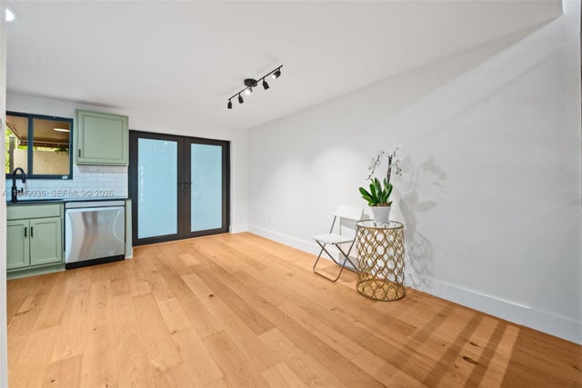 4 of 25 - 3076 Mcdonald St B, Miami, FL