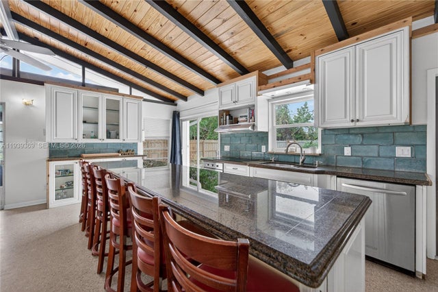 Photo of Listing #A11939369