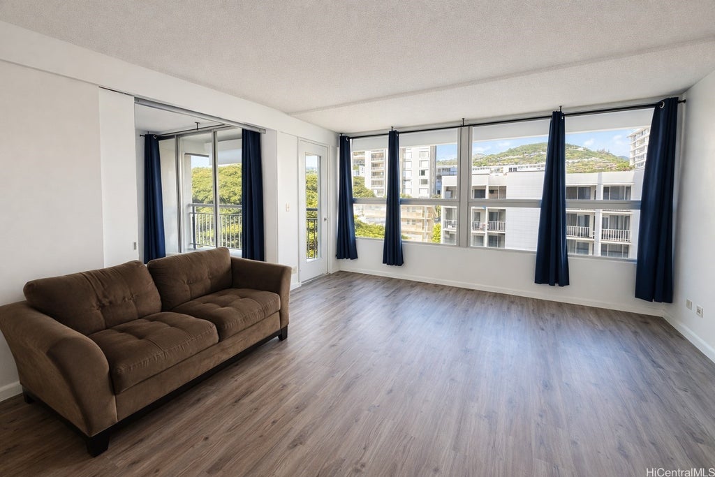 (unit #402) 1621 Dole Street, Honolulu