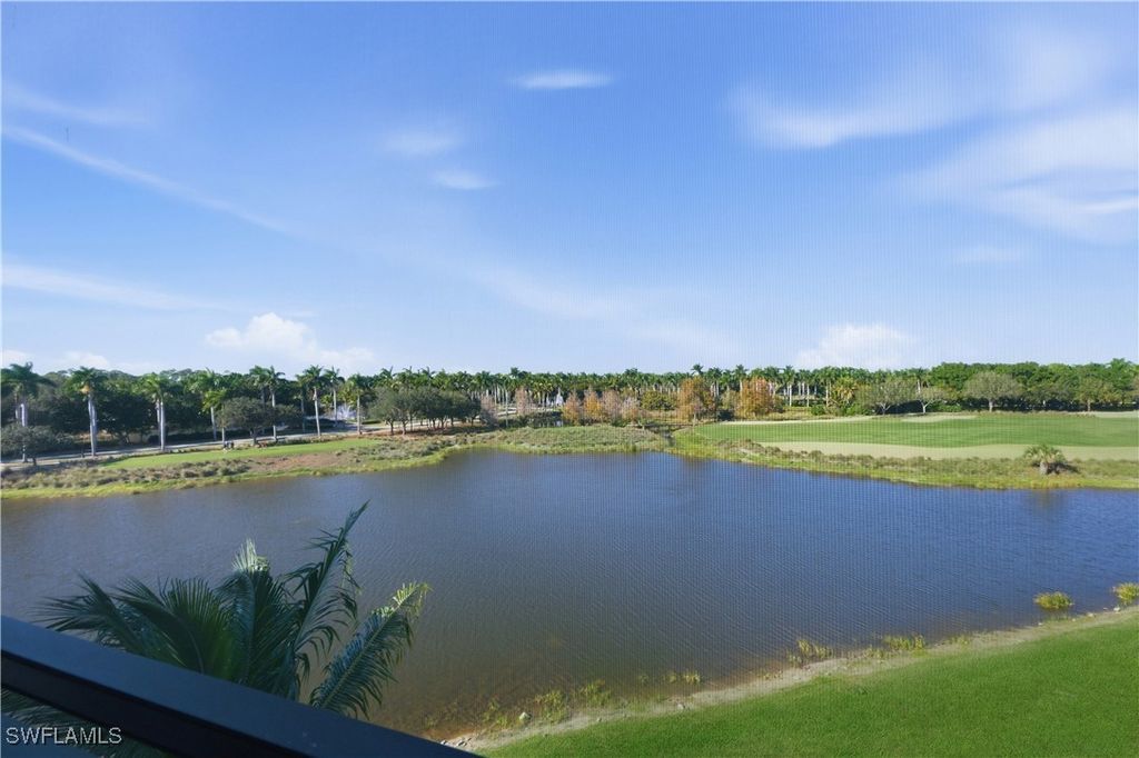 2555 Marquesa Royale Ln 1-302, Naples