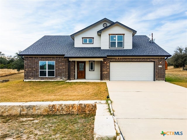 320 Sunrise Hills, Lampasas