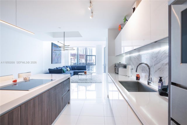 851 Ne 1st Ave 2101, Miami