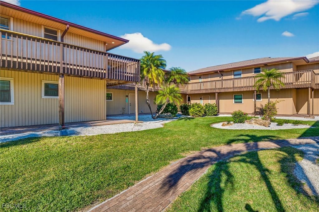 5117 Sea Bell Rd D-202, SANIBEL