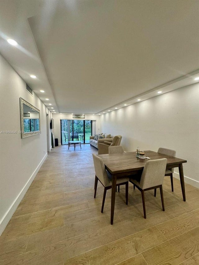 Photo of Listing #A11950430