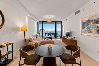 Photo of Listing #A11949418