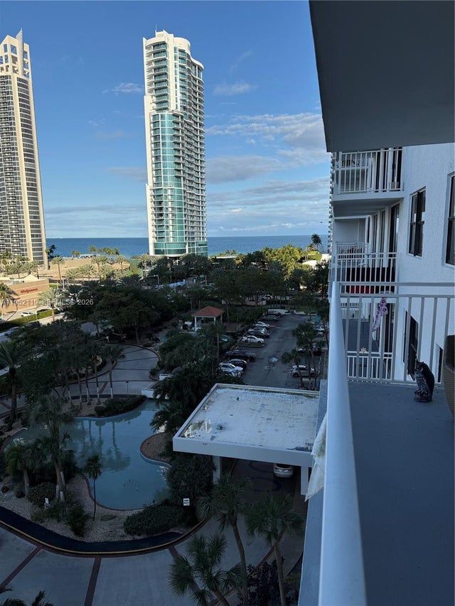 210 174th St 911, Sunny Isles Beach