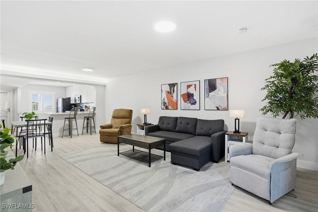 7797 Esmeralda Way K102, Naples