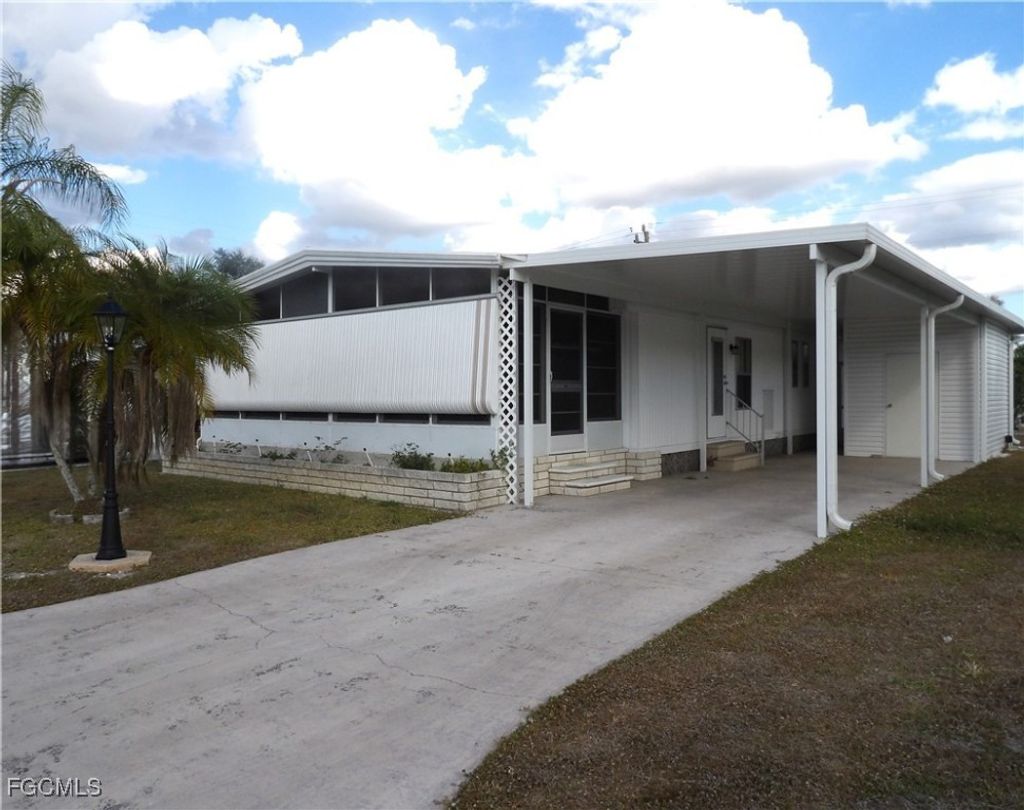 239 Shrub Ln N, North Fort Myers