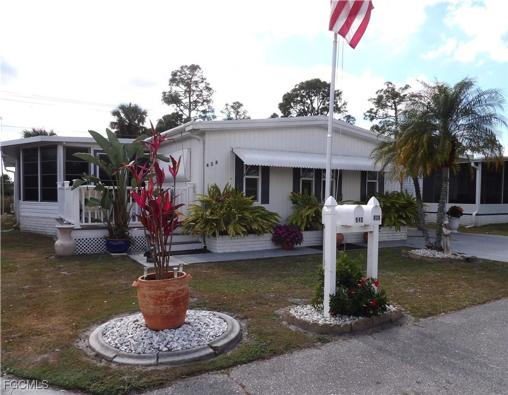 838 Hollyberry Ct, North Fort Myers