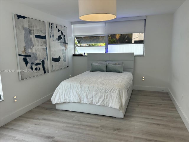 1075 93rd St 106, Bay Harbor Islands